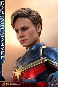 1/6th scale Captain Marvel Collectible Figure 