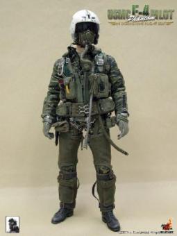 Phantom Pilot ,Limited edition of 1000 in Tigerstripe suit, Hot Toys 